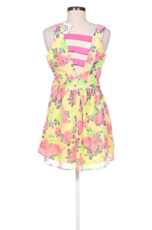 Kleid Nisan, Größe M, Farbe Mehrfarbig, Preis € 8,99