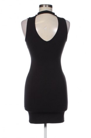 Sukienka Pull&Bear, Rozmiar M, Kolor Czarny, Cena 24,99 zł