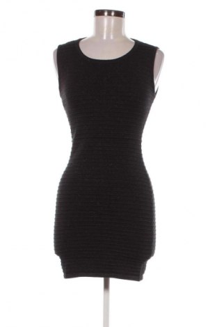 Sukienka Qed London, Rozmiar S, Kolor Czarny, Cena 110,00 zł