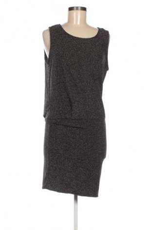 Sukienka Second Female, Rozmiar S, Kolor Srebrzysty, Cena 22,99 zł