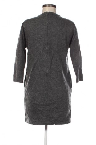Рокля Uniqlo, Размер XS, Цвят Сив, Цена 3,06 €