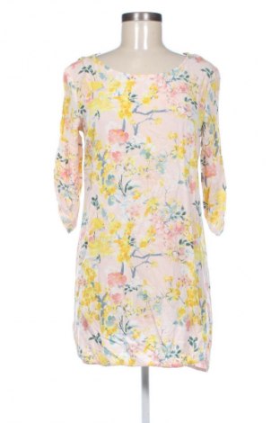 Šaty  VILA, Velikost M, Barva Vícebarevné, Cena  59,00 Kč