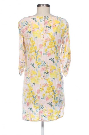 Šaty  VILA, Velikost M, Barva Vícebarevné, Cena  59,00 Kč