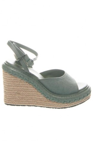 Sandalen Calvin Klein, Größe 36, Farbe Grün, Preis 162,99 €, #133211047