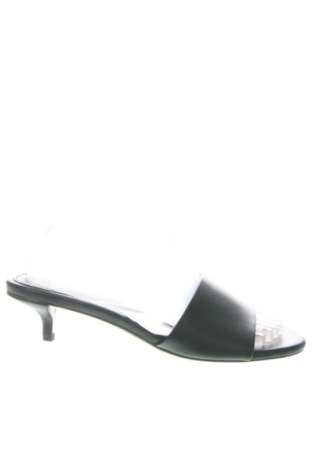 Чехли H&M, Размер 39, Цвят Черен, Цена 26,86 €, #137593137