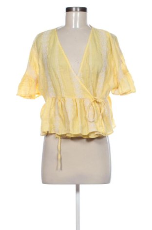 Bluzka damska Zara, Rozmiar L, Kolor Żółty, Cena 46,57 zł, #137603427