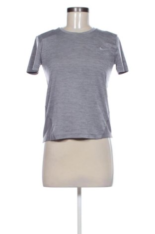 Tricou de femei Nike, Mărime XS, Culoare Gri, Preț 89,23 Lei, #137609886