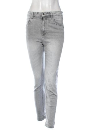 Blugi de femei Pull&Bear, Mărime S, Culoare Gri, Preț 83,99 Lei, #137608058