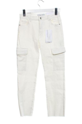 Blugi de femei Bershka, Mărime S, Culoare Ecru, Preț 125,98 Lei, #137628254