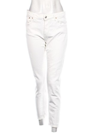 Blugi de femei Zara, Mărime L, Culoare Alb, Preț 81,83 Lei, #137629857