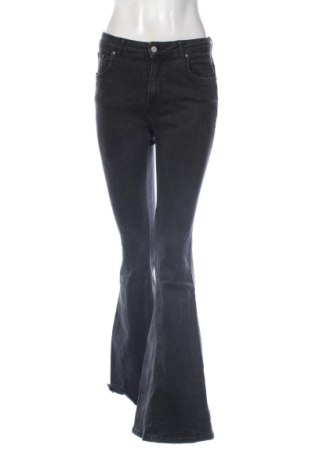 Дамски дънки Pull&Bear, Размер M, Цвят Черен, Цена 10,16 €, #137638424
