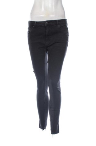 Дамски дънки Bershka, Размер L, Цвят Черен, Цена 19,00 €, #137640649