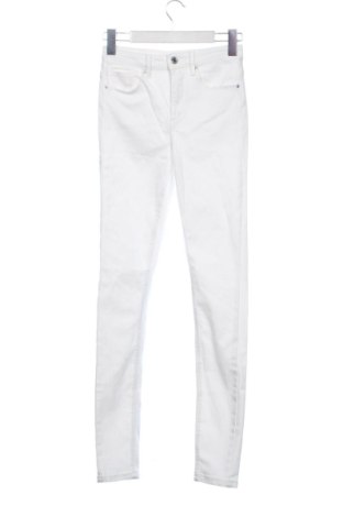 Дамски дънки Vero Moda, Размер S, Цвят Бял, Цена 14,63 €, #137644297