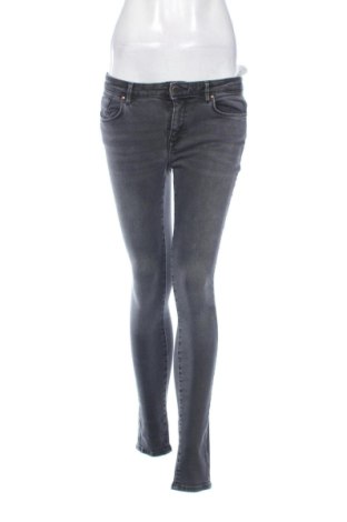 Damskie jeansy ONLY, Rozmiar M, Kolor Szary, Cena 78,99 zł, #137646550
