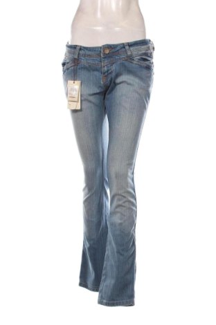 Дамски дънки Diesel, Размер XL, Цвят Син, Цена 110,12 €, #137607723