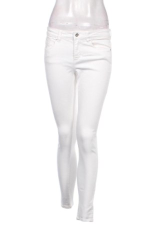 Damen Jeans Zara, Größe M, Farbe Weiß, Preis 9,00 €, #137616933