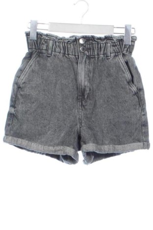 Pantaloni scurți de femei LC Waikiki, Mărime XS, Culoare Gri, Preț 62,99 Lei, #137596279