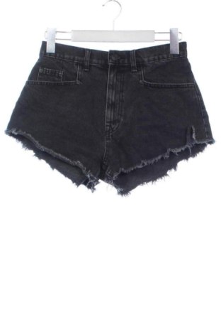 Damen Shorts Pull&Bear, Größe M, Farbe Schwarz, Preis 11,00 €, #137616883