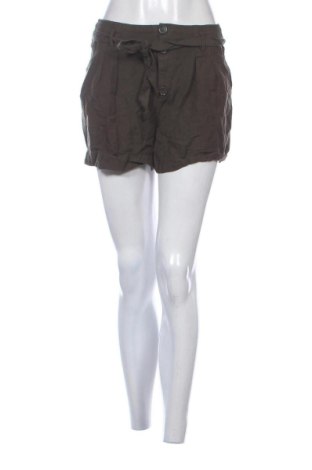 Дамски къс панталон ONLY, Размер M, Цвят Зелен, Цена 27,68 €, #137622226