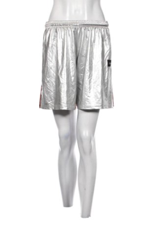 Damen Shorts Chopar, Größe L, Farbe Silber, Preis € 14,00, #137624911