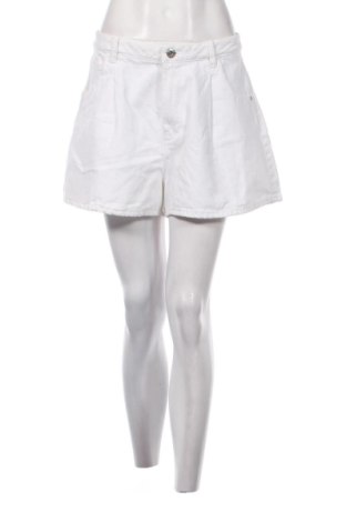 Damen Shorts Bershka, Größe M, Farbe Weiß, Preis € 11,05, #137625396