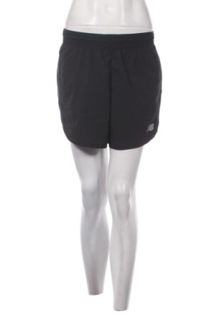 Дамски къс панталон New Balance, Размер M, Цвят Черен, Цена 17,00 €, #137626239