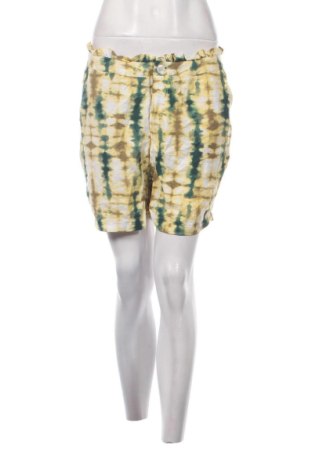 Pantaloni scurți de femei Janina, Mărime M, Culoare Multicolor, Preț 32,24 Lei, #137629389