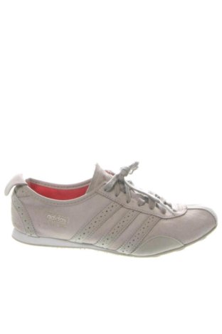 Încălțăminte de damă Adidas, Mărime 36, Culoare Bej, Preț 199,46 Lei, #137617084