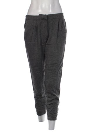 Pantaloni de femei Pull&Bear, Mărime L, Culoare Gri, Preț 93,00 Lei, #137659854