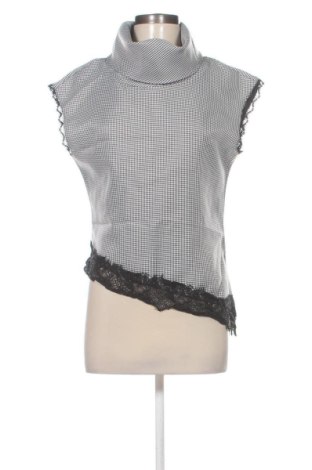 Top de femei SHEIN, Mărime S, Culoare Multicolor, Preț 62,99 Lei, #137650788