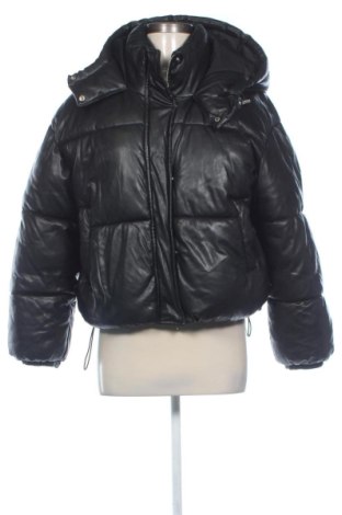 Γυναικείο μπουφάν Bershka, Μέγεθος M, Χρώμα Μαύρο, Τιμή 28,99 €, #137633764