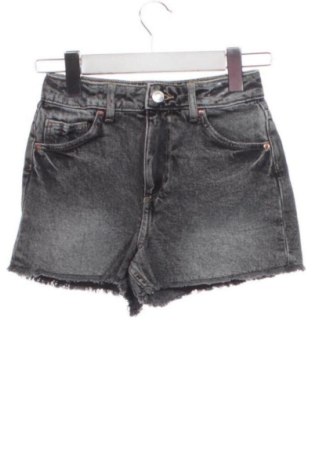Dětské krátké kalhoty  H&M, Velikost 9-10y/ 140-146 cm, Barva Šedá, Cena  194,00 Kč, #137645627