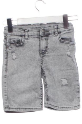 Pantaloni scurți pentru copii LC Waikiki, Mărime 5-6y/ 116-122 cm, Culoare Gri, Preț 36,74 Lei, #137651652