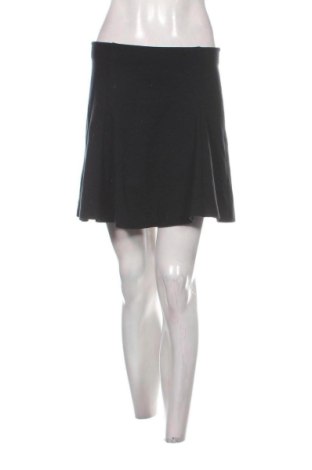 Пола Pull&Bear, Размер M, Цвят Черен, Цена 6,00 €, #137617439