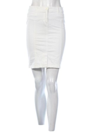 Fustă Unbranded, Mărime S, Culoare Alb, Preț 36,74 Lei, #137640624