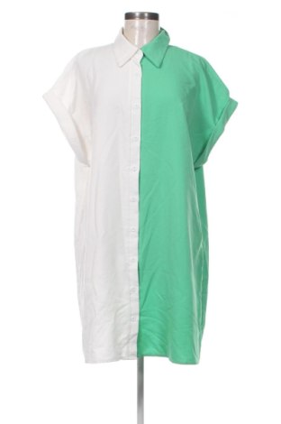 Kleid SHEIN, Größe XXL, Farbe Mehrfarbig, Preis 25,00 €, #137617540