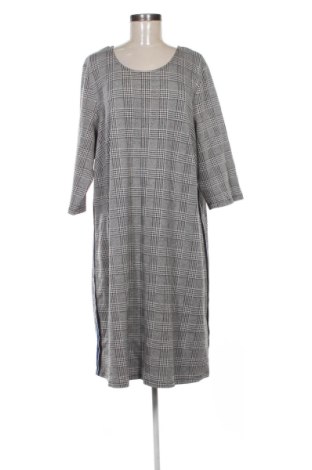 Kleid Zizzi, Größe 3XL, Farbe Mehrfarbig, Preis 19,00 €, #137624737