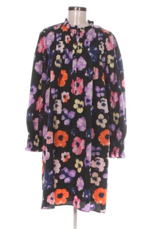 Рокля Vero Moda, Размер L, Цвят Многоцветен, Цена 14,00 €, #137628600