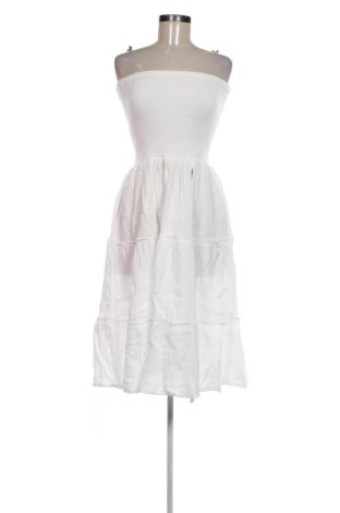 Kleid Bershka, Größe M, Farbe Weiß, Preis € 14,88, #137631112
