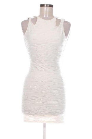 Φόρεμα Bershka, Μέγεθος S, Χρώμα Λευκό, Τιμή 37,40 €, #137638789