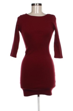 Rochie Stradivarius, Mărime S, Culoare Roșu, Preț 52,49 Lei, #137609984