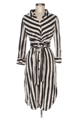 Kleid Bershka, Größe M, Farbe Mehrfarbig, Preis € 12,57, #137619077