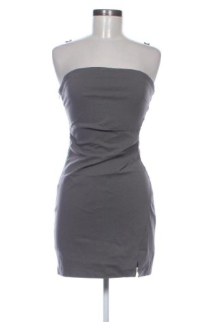 Sukienka Bershka, Rozmiar L, Kolor Szary, Cena 61,30 zł, #137621383