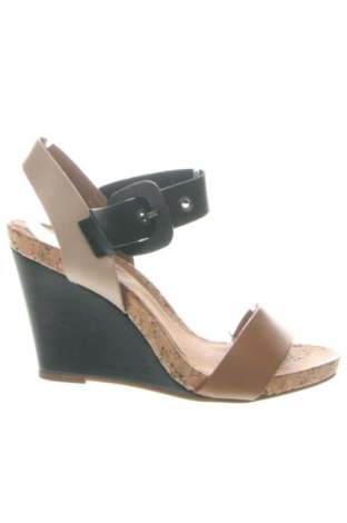 Сандали Bata, Размер 39, Цвят Многоцветен, Цена 31,29 €, #137594413
