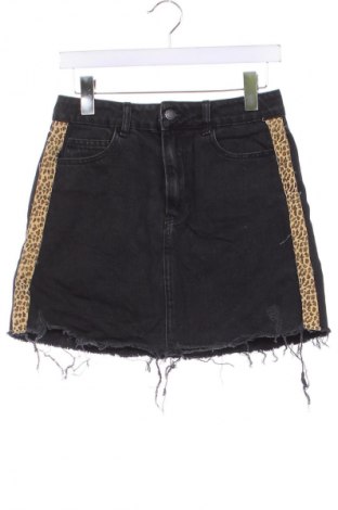 Пола Bershka, Размер S, Цвят Черен, Цена 15,33 €, #128687327