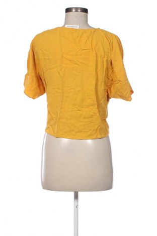 Bluzka damska Bershka, Rozmiar M, Kolor Żółty, Cena 28,85 zł