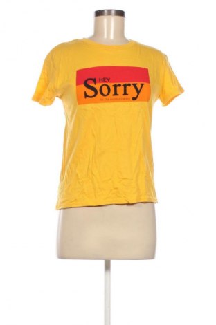 Damen T-Shirt Bershka, Größe S, Farbe Gelb, Preis 12,00 €