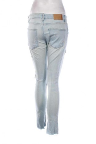 Damskie jeansy Bershka, Rozmiar S, Kolor Niebieski, Cena 23,99 zł