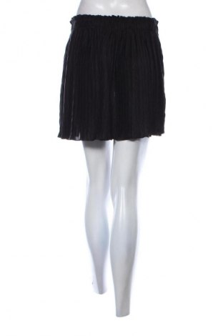 Damskie szorty About You, Rozmiar M, Kolor Czarny, Cena 95,99 zł