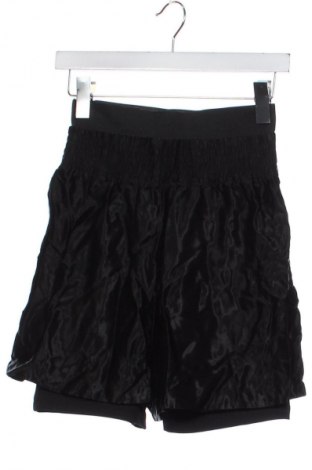 Дамски къс панталон Bershka, Размер XS, Цвят Черен, Цена 3,06 €